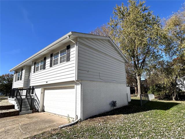 369 Roanoke Dr, Belleville, Illinois