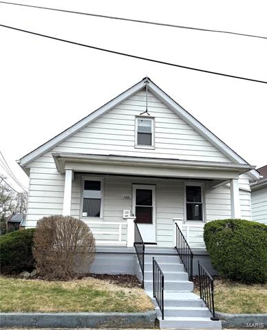 102 East 1st St, Waterloo, Illinois 62298