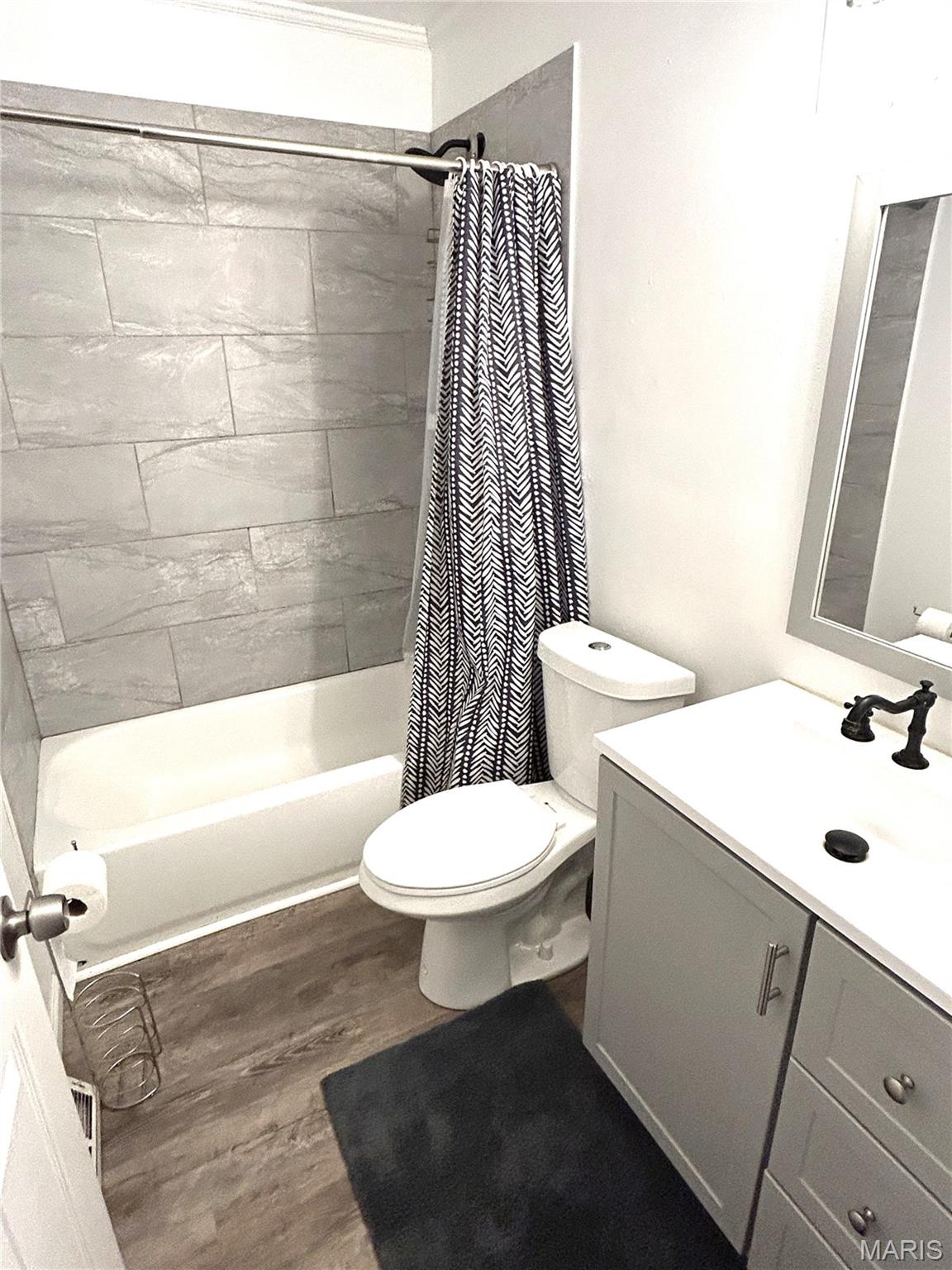 7 Leo Drive, Fairview Heights, Illinois 62208