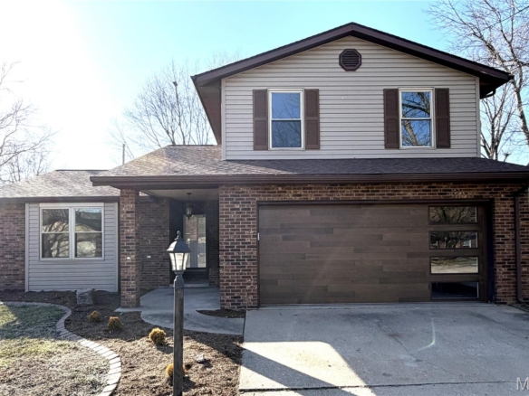 41 Village Drive, Belleville, Illinois 62226