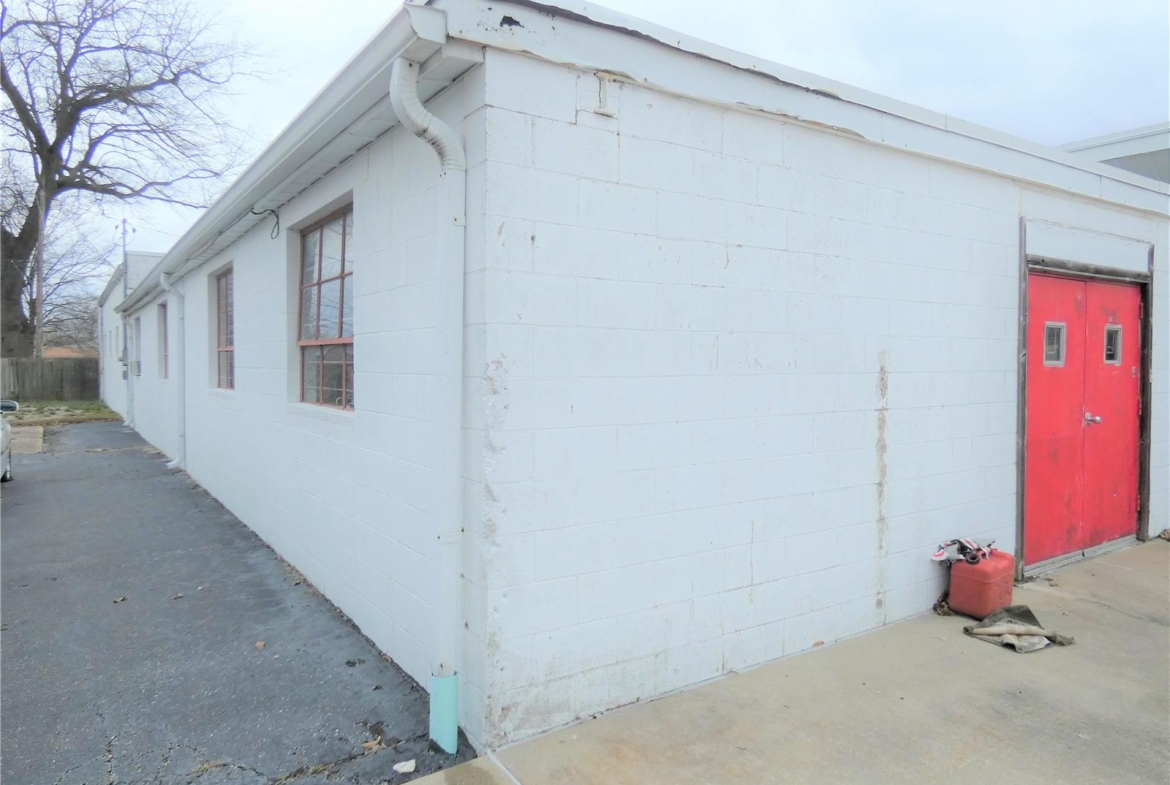 2100 N Belt, Belleville, Illinois 62226