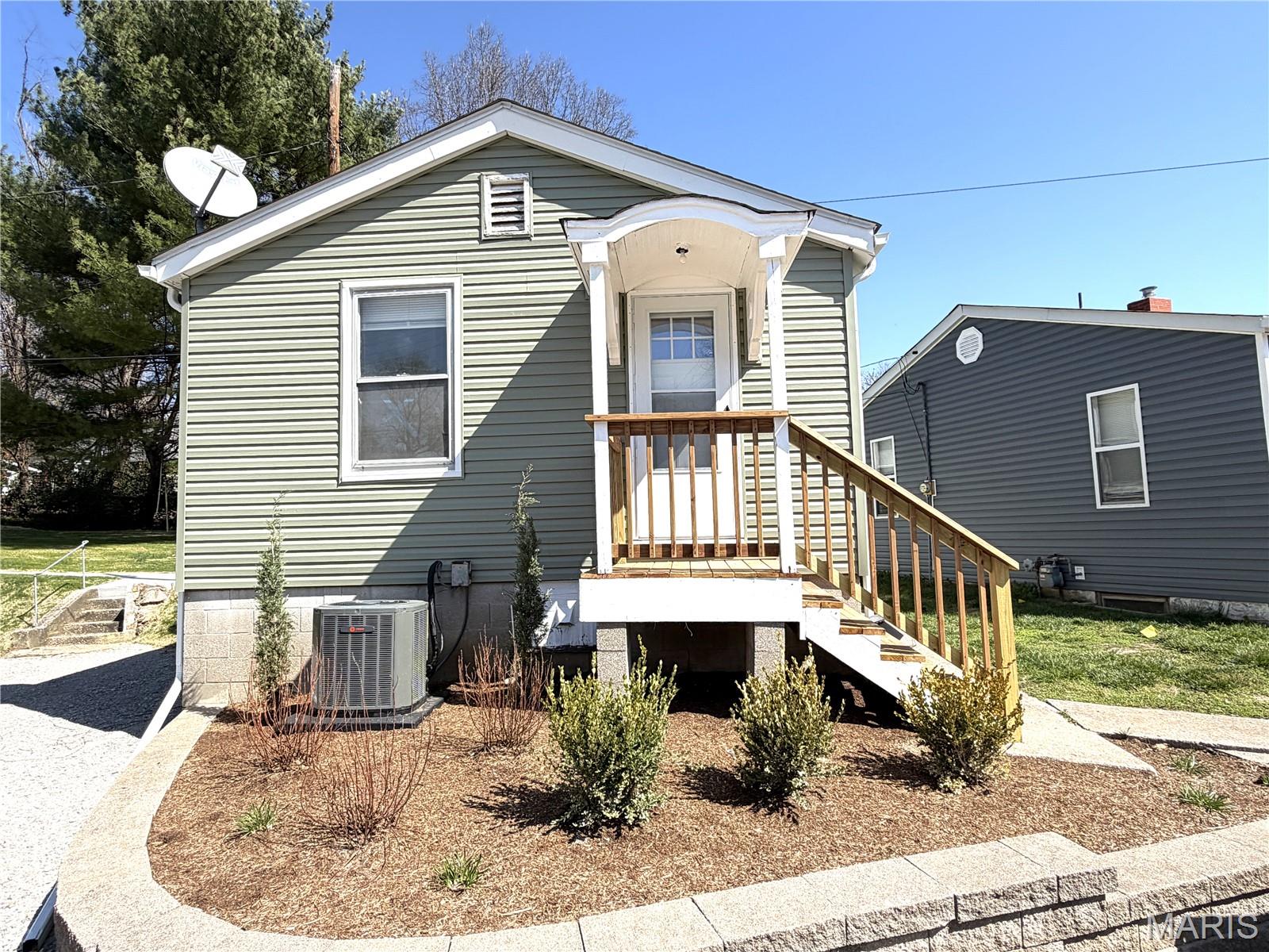 415 S 8th Street, Belleville, Illinois 62220