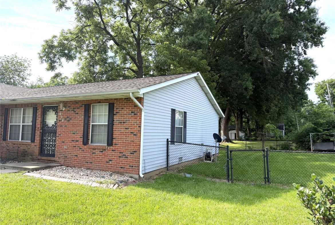 161 Freedom Drive, Belleville, Illinois 62226