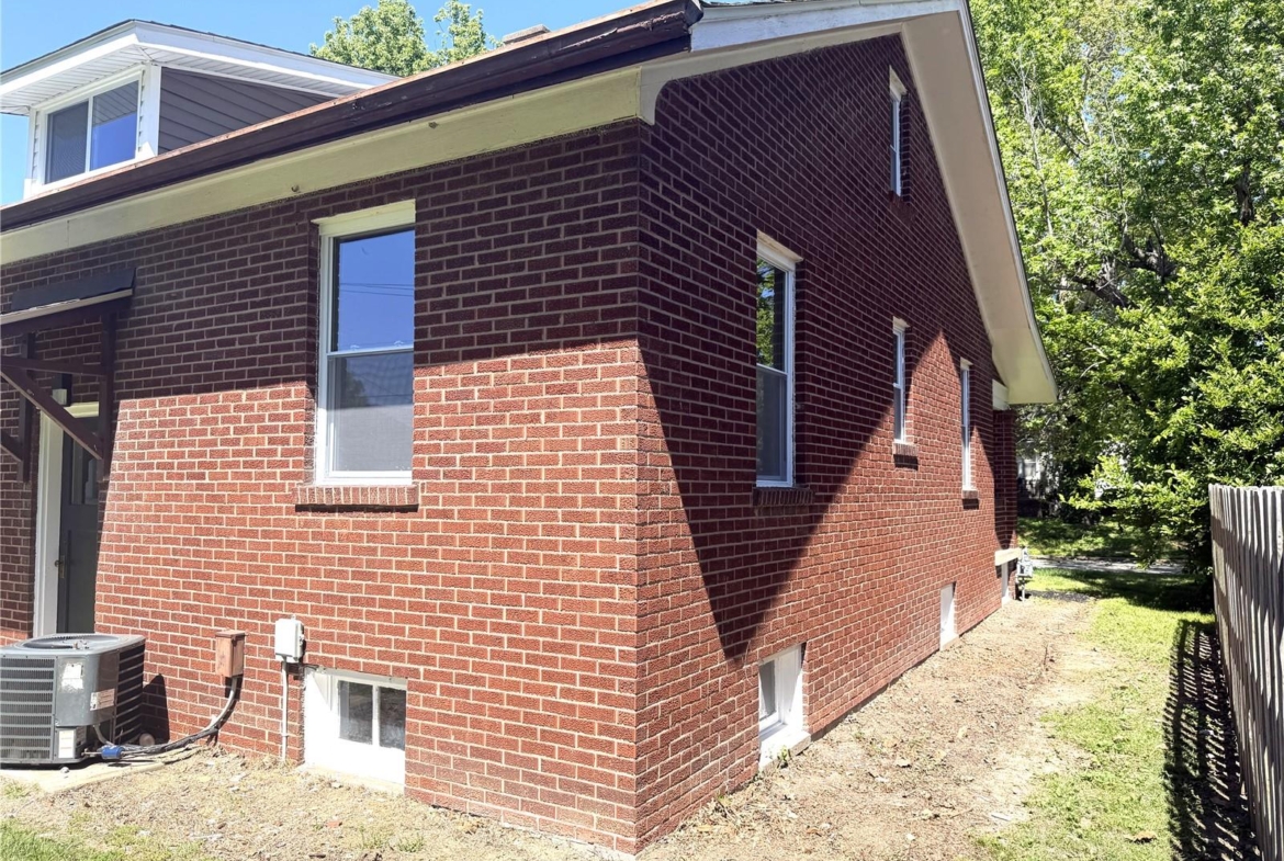 1836 N Church Street, Belleville, Illinois 62221