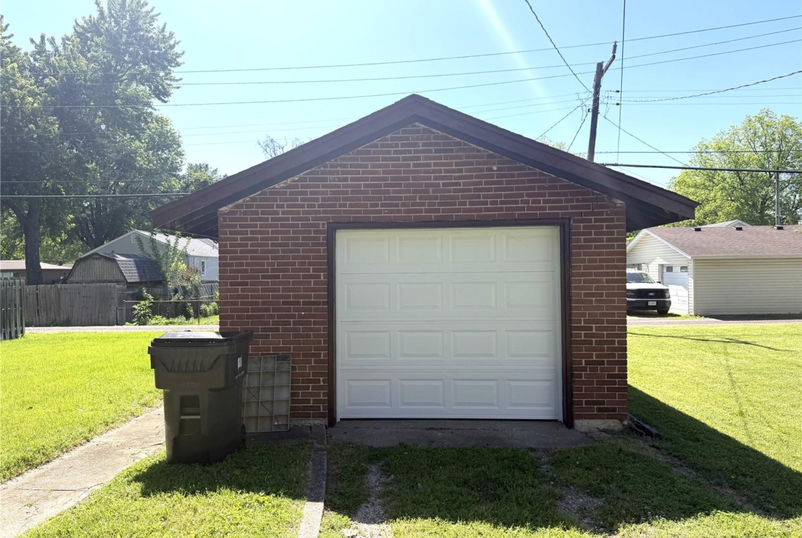 1836 N Church Street, Belleville, Illinois 62221