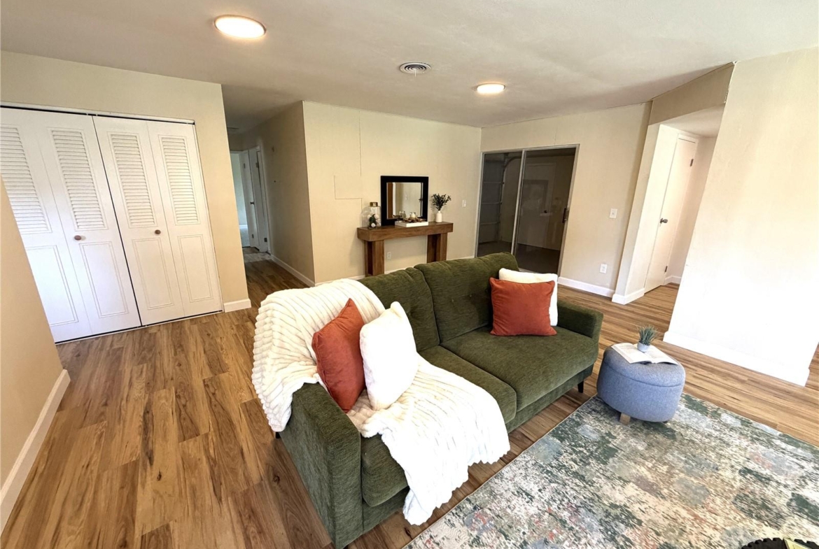 22 Fourscore Drive, Belleville, Illinois 62226