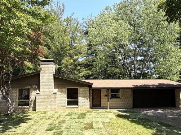22 Fourscore Drive, Belleville, Illinois 62226