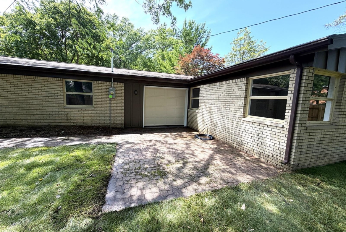 22 Fourscore Drive, Belleville, Illinois 62226