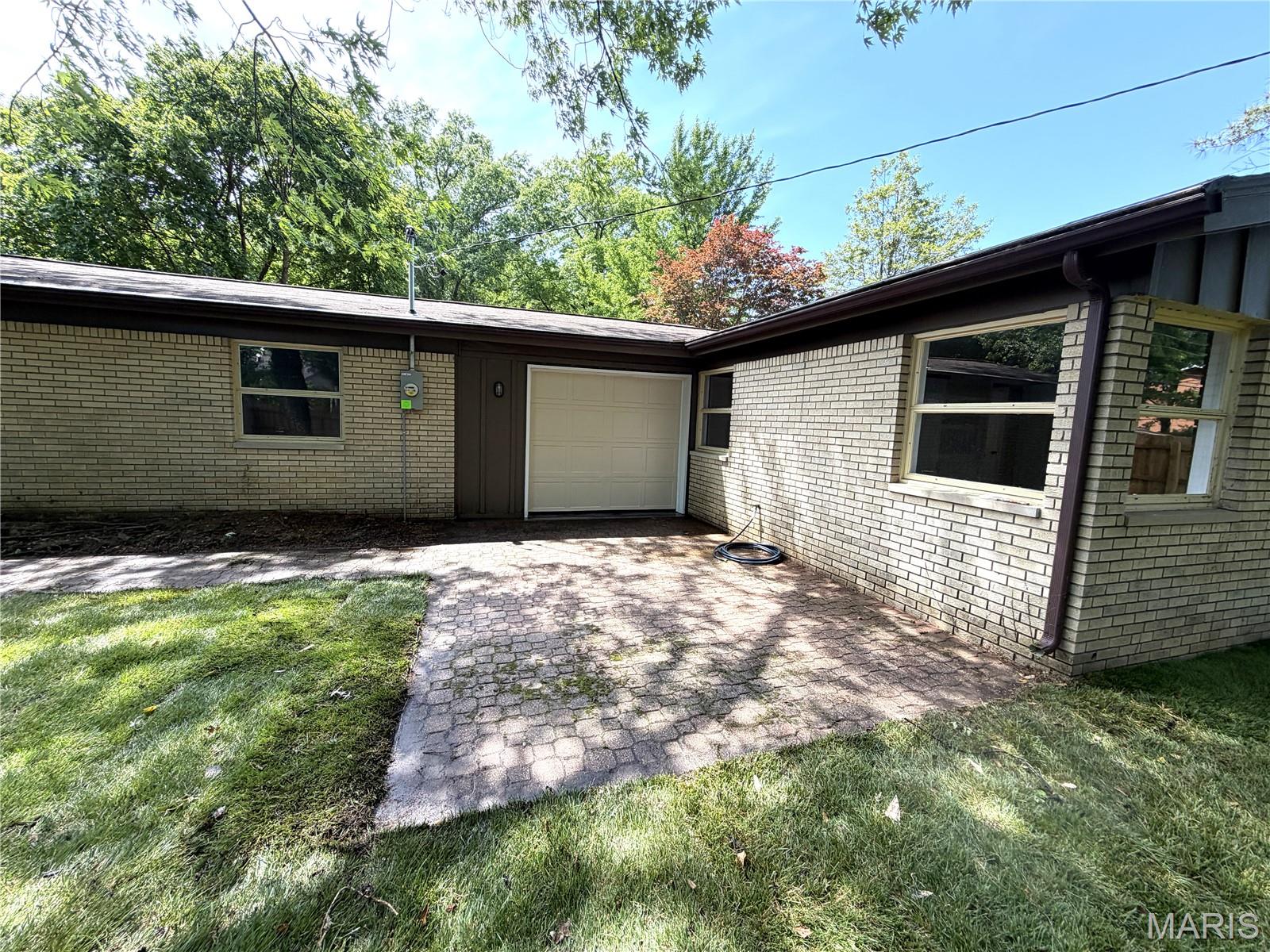 22 Fourscore Drive, Belleville, Illinois 62226
