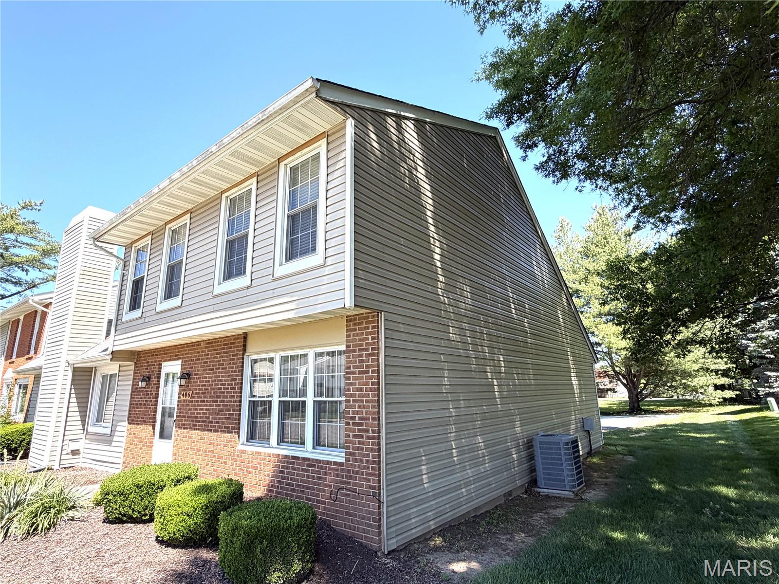 406 Colleen Drive, O’Fallon, Illinois 62269