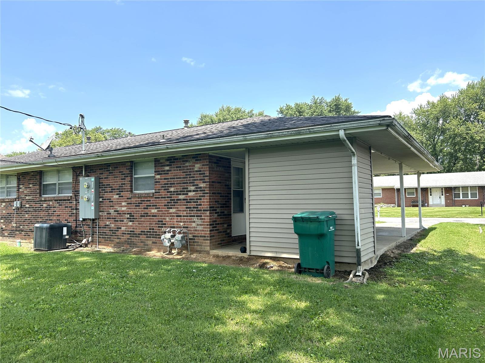 106 Liberty Drive, Belleville, Illinois 62226 (1) 106 Liberty Drive, Belleville, Illinois 62226