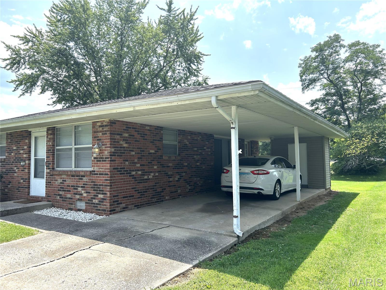 106 Liberty Drive, Belleville, Illinois 62226 (3) 106 Liberty Drive, Belleville, Illinois 62226