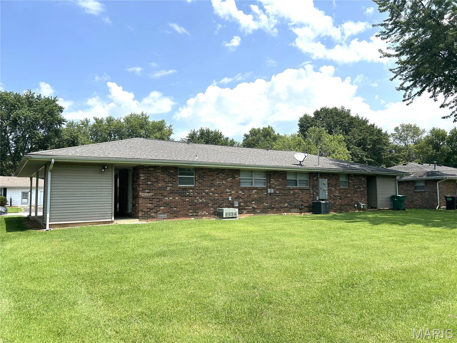106 Liberty Drive, Belleville, Illinois 62226 (4) 106 Liberty Drive, Belleville, Illinois 62226