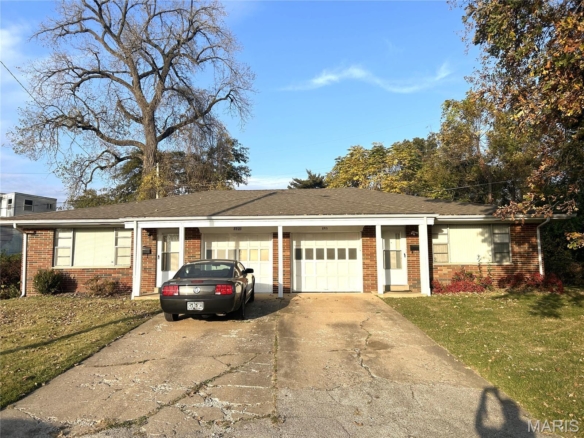 8921 Tanglewood Circle, Belleville, Illinois 62223