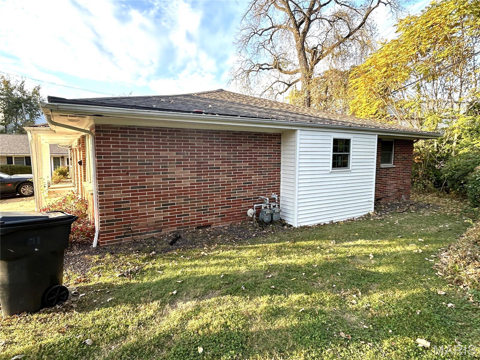 8921 Tanglewood Circle, Belleville, Illinois 62223 (3) 8921 Tanglewood Circle, Belleville, Illinois 62223