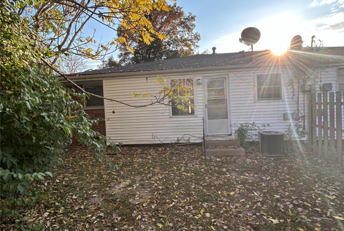 8921 Tanglewood Circle, Belleville, Illinois 62223