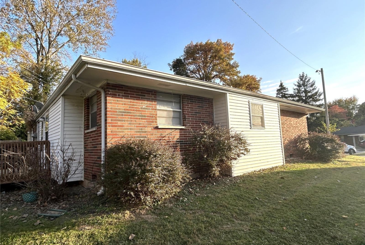 8921 Tanglewood Circle, Belleville, Illinois 62223