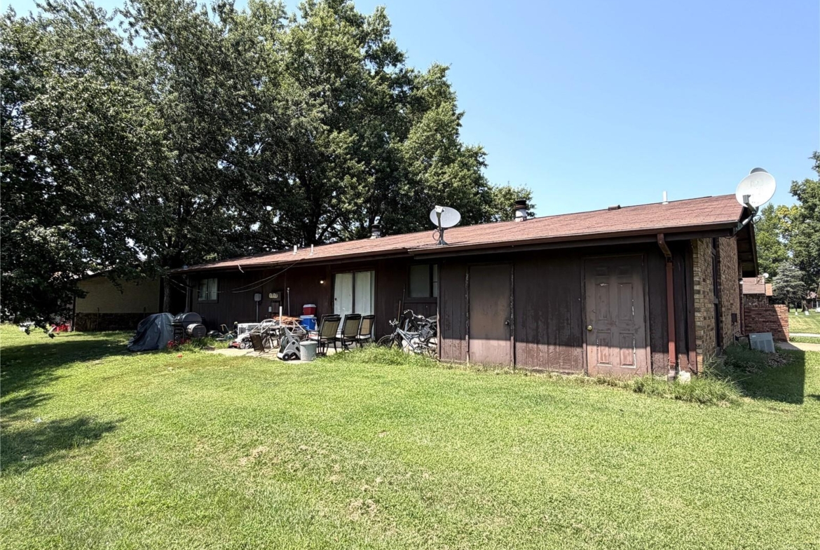 112 Kingsway Drive, Belleville, Illinois 62226