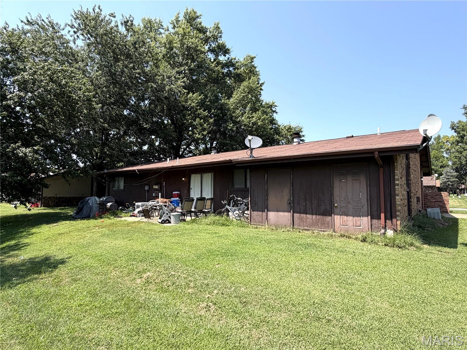 112 Kingsway Drive, Belleville, Illinois 62226 (1) 112 Kingsway Drive, Belleville, Illinois 62226