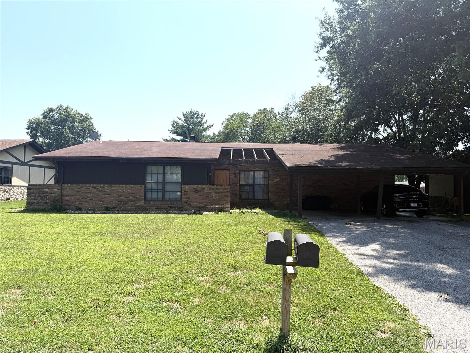112 Kingsway Drive, Belleville, Illinois 62226 (2) 112 Kingsway Drive, Belleville, Illinois 62226