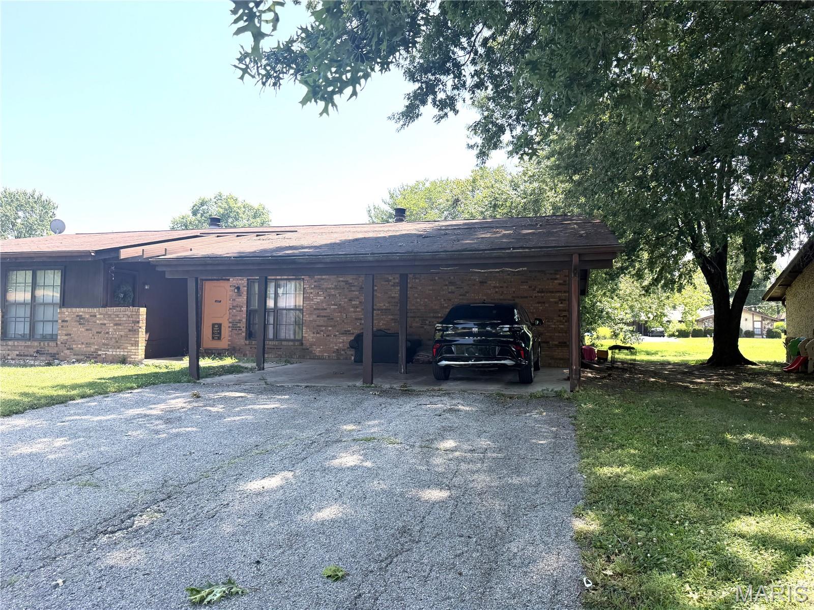 112 Kingsway Drive, Belleville, Illinois 62226 (3) 112 Kingsway Drive, Belleville, Illinois 62226