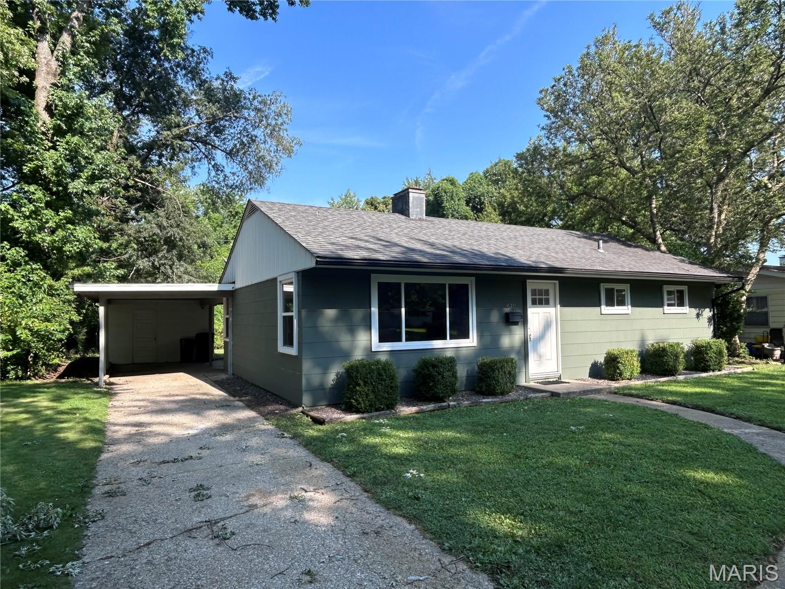 640 Devonshire Drive, Belleville, Illinois 62226 (2) 640 Devonshire Drive, Belleville, Illinois 62226