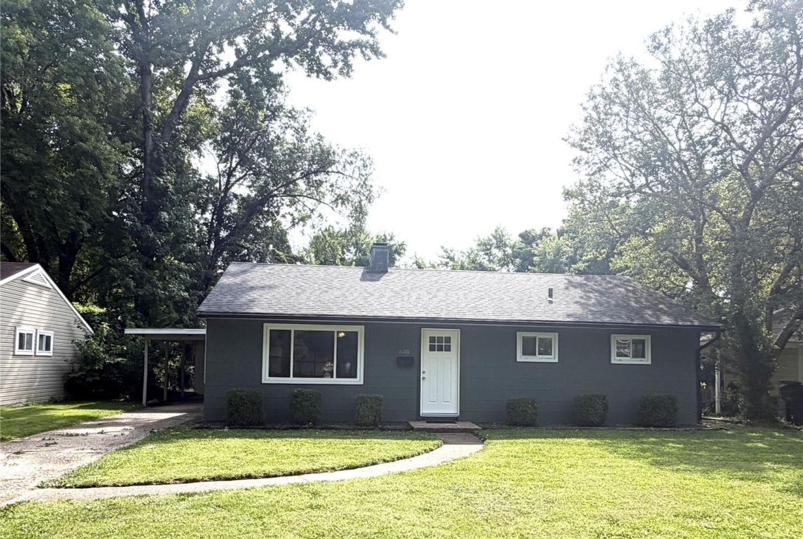 640 Devonshire Drive, Belleville, Illinois 62226