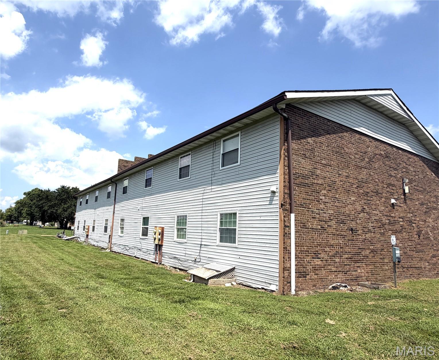 961 Belle Valley Drive, Belleville, Illinois 62220