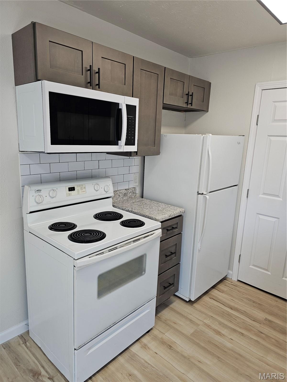 961 Belle Valley Drive, Belleville, Illinois 62220