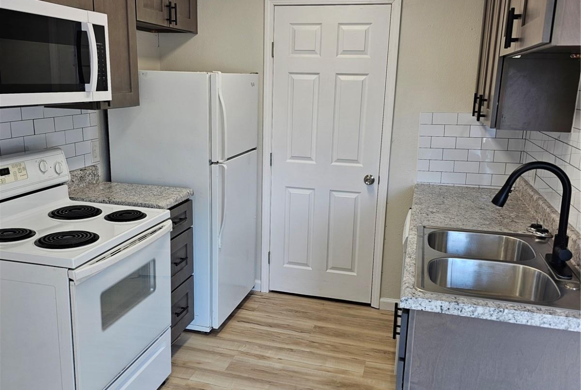 961 Belle Valley Drive, Belleville, Illinois 62220