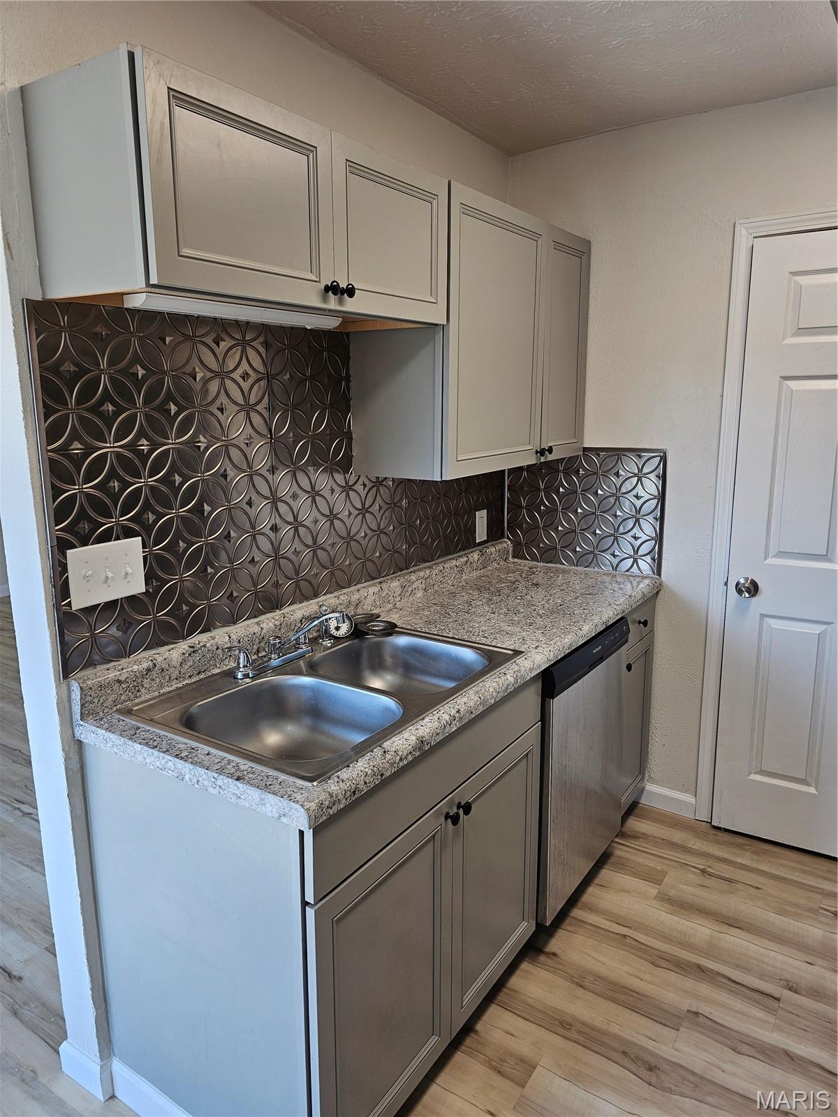 961 Belle Valley Drive, Belleville, Illinois 62220