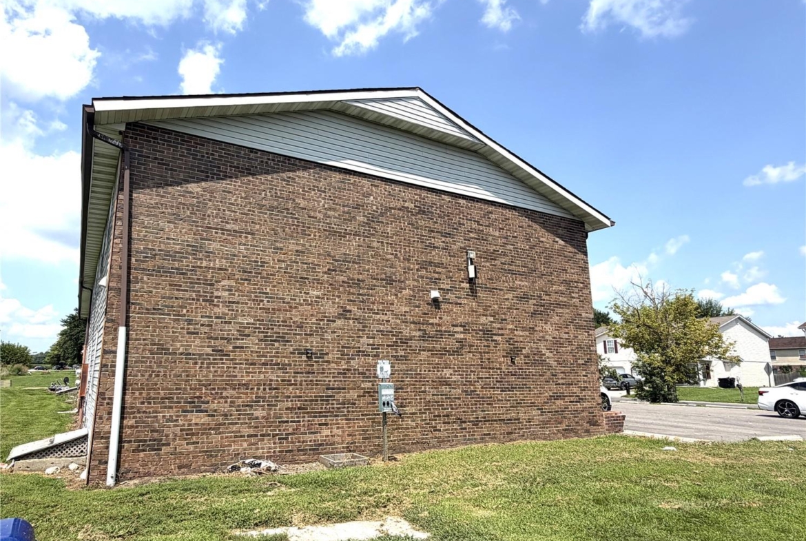 961 Belle Valley Drive, Belleville, Illinois 62220