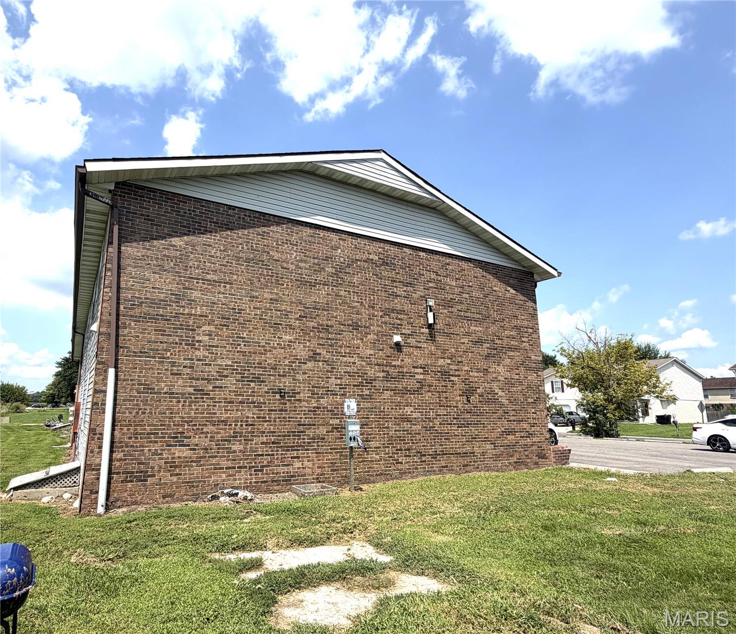 961 Belle Valley Drive, Belleville, Illinois 62220