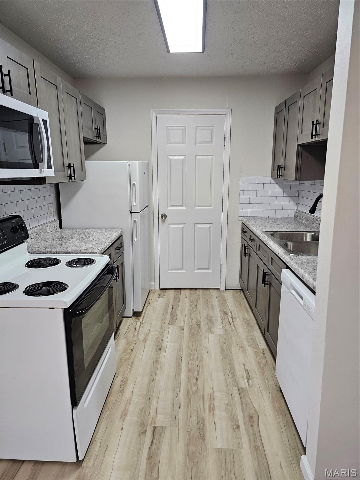 971 Belle Valley Drive, Belleville, Illinois 62220