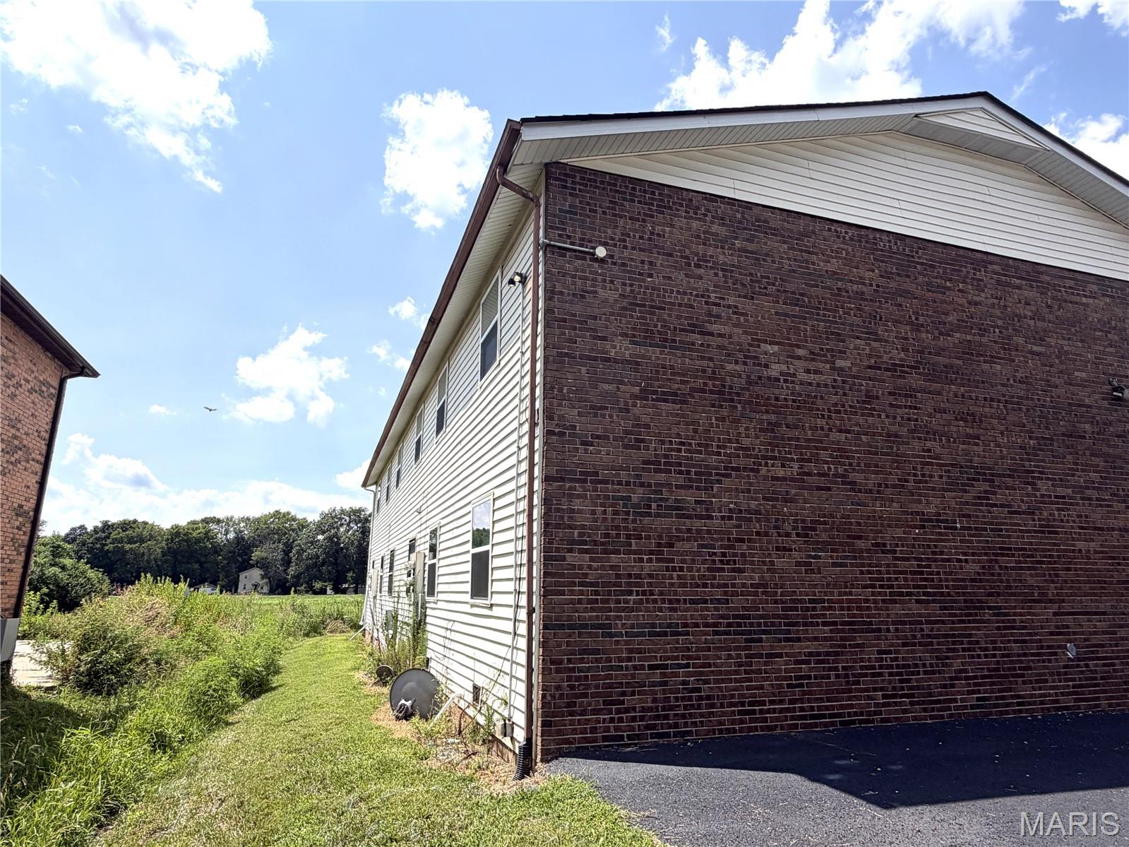 971 Belle Valley Drive, Belleville, Illinois 62220