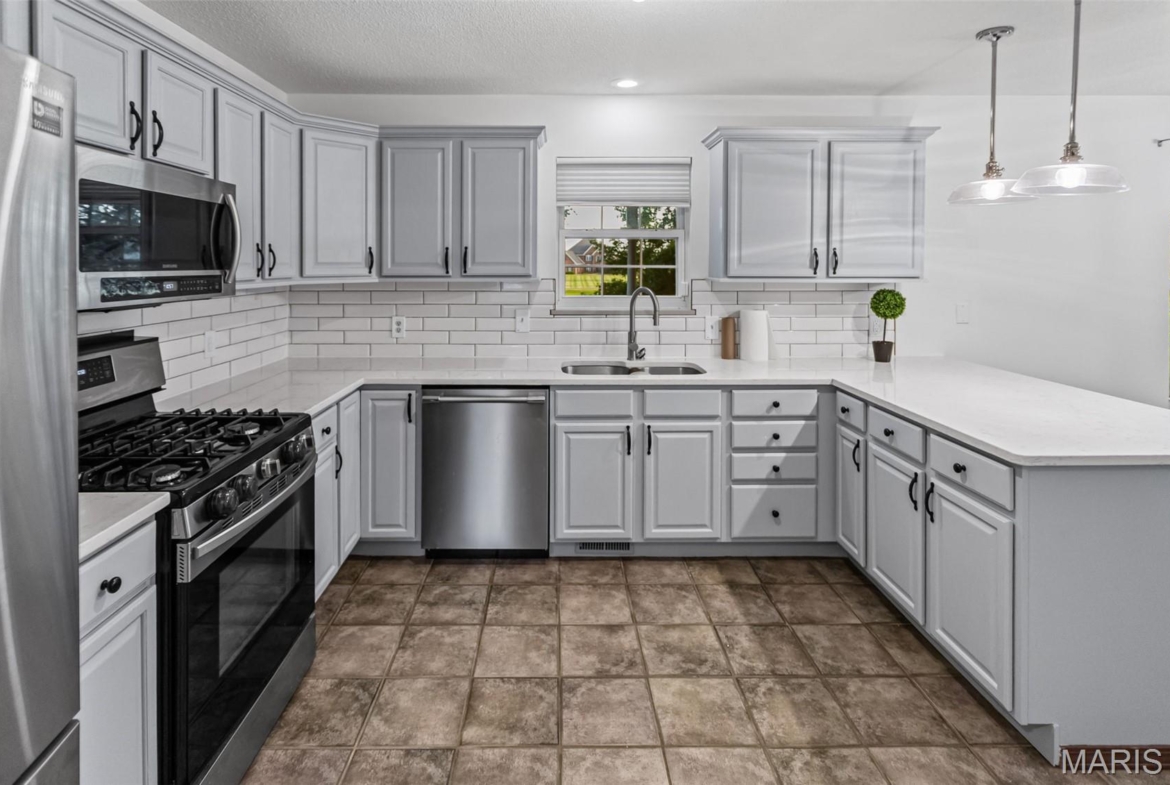 1 Heritage Trail, Moro, Illinois 62067
