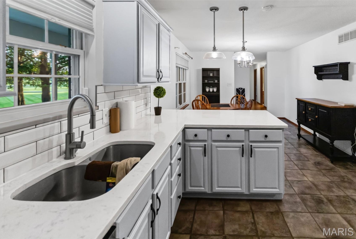 1 Heritage Trail, Moro, Illinois 62067