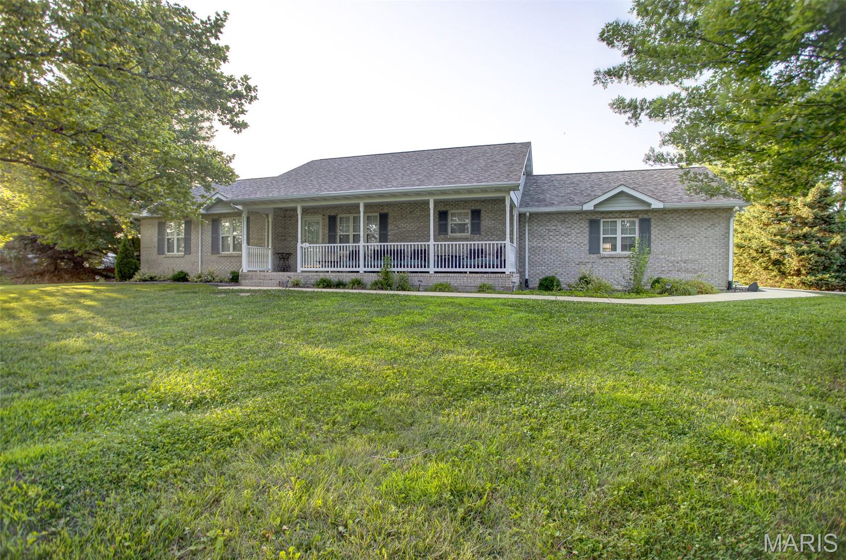 1 Heritage Trail, Moro, Illinois 62067