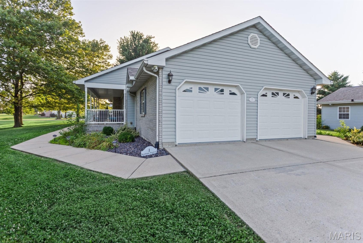 1 Heritage Trail, Moro, Illinois 62067