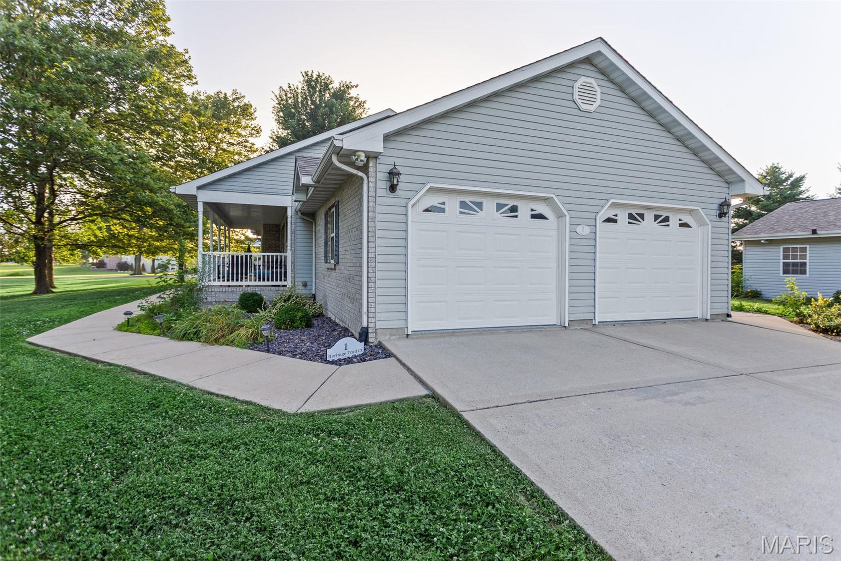 1 Heritage Trail, Moro, Illinois 62067