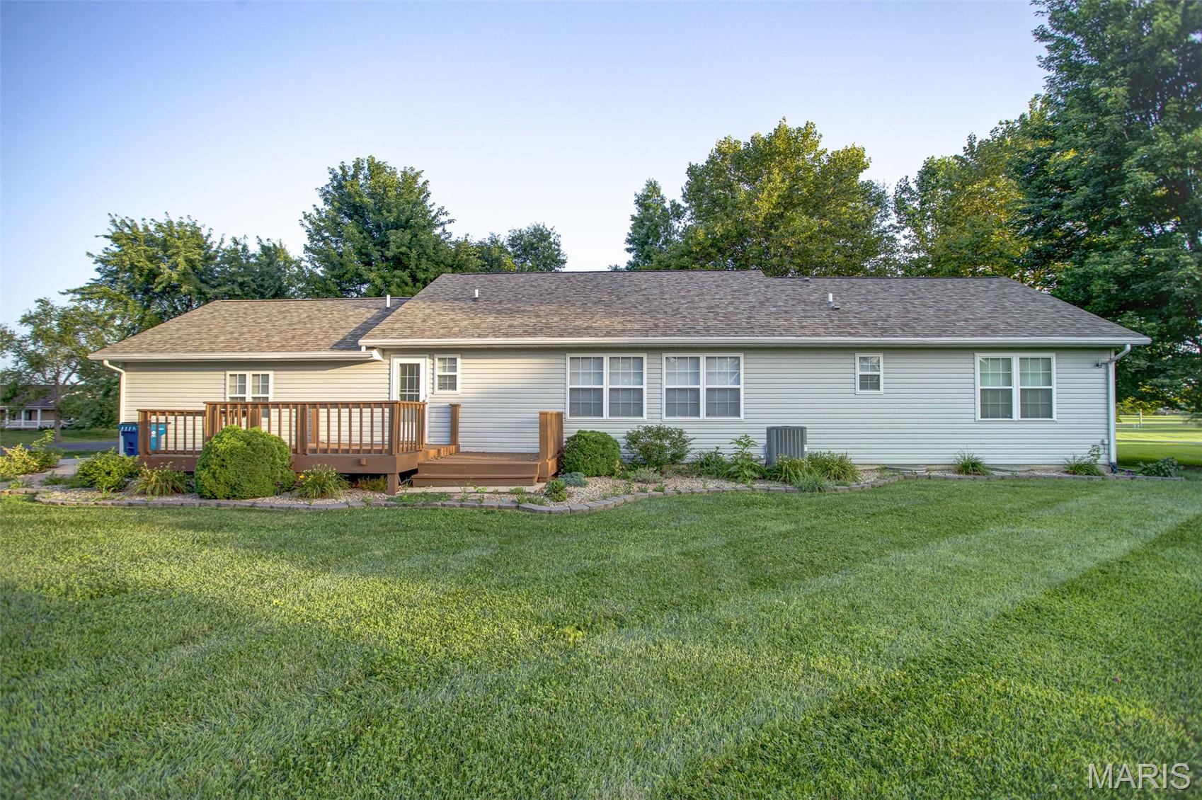 1 Heritage Trail, Moro, Illinois 62067