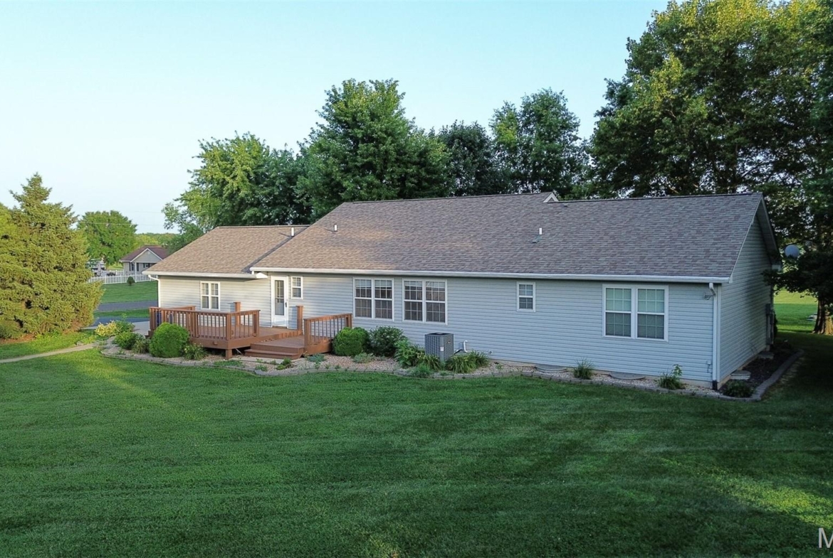 1 Heritage Trail, Moro, Illinois 62067