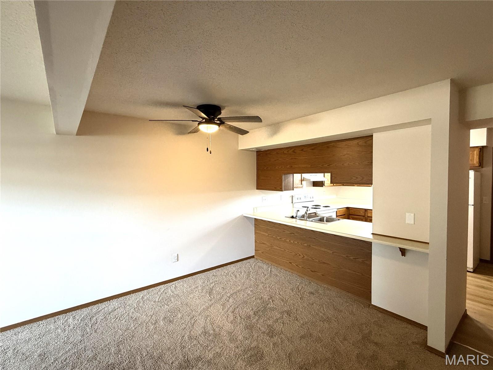 409 Donna Drive, O’Fallon, Illinois 62269 (12) 409 Donna Drive, O’Fallon, Illinois 62269