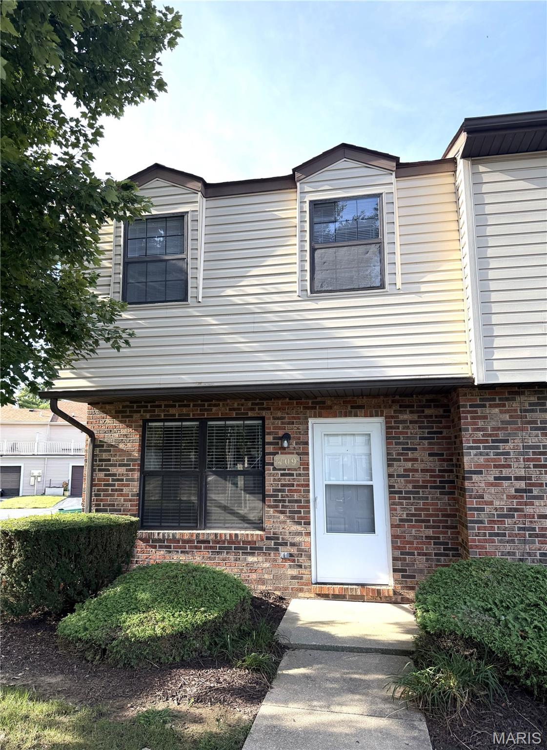 409 Donna Drive, O’Fallon, Illinois 62269 (2) 409 Donna Drive, O'Fallon, Illinois 62269