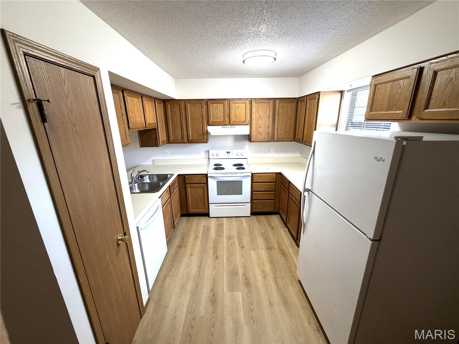 409 Donna Drive, O’Fallon, Illinois 62269 (4) 409 Donna Drive, O’Fallon, Illinois 62269