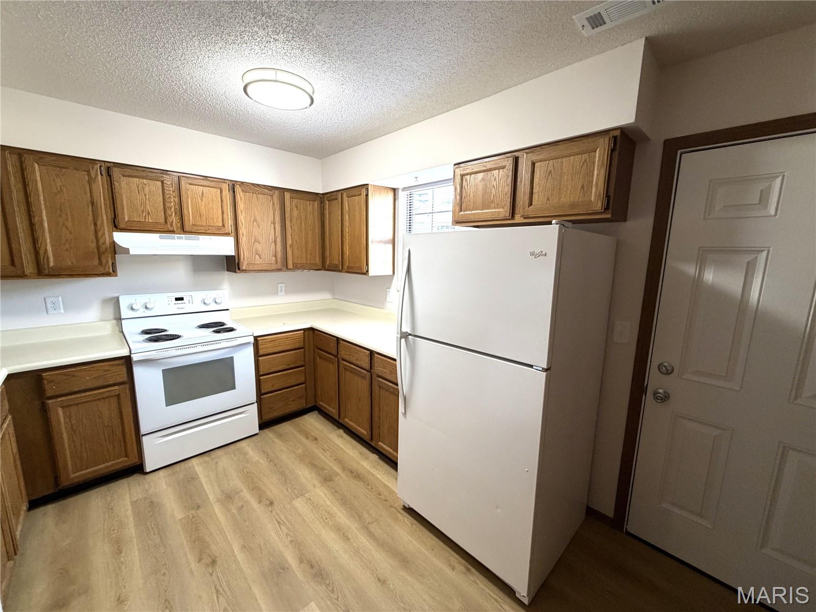 409 Donna Drive, O’Fallon, Illinois 62269 (5) 409 Donna Drive, O’Fallon, Illinois 62269