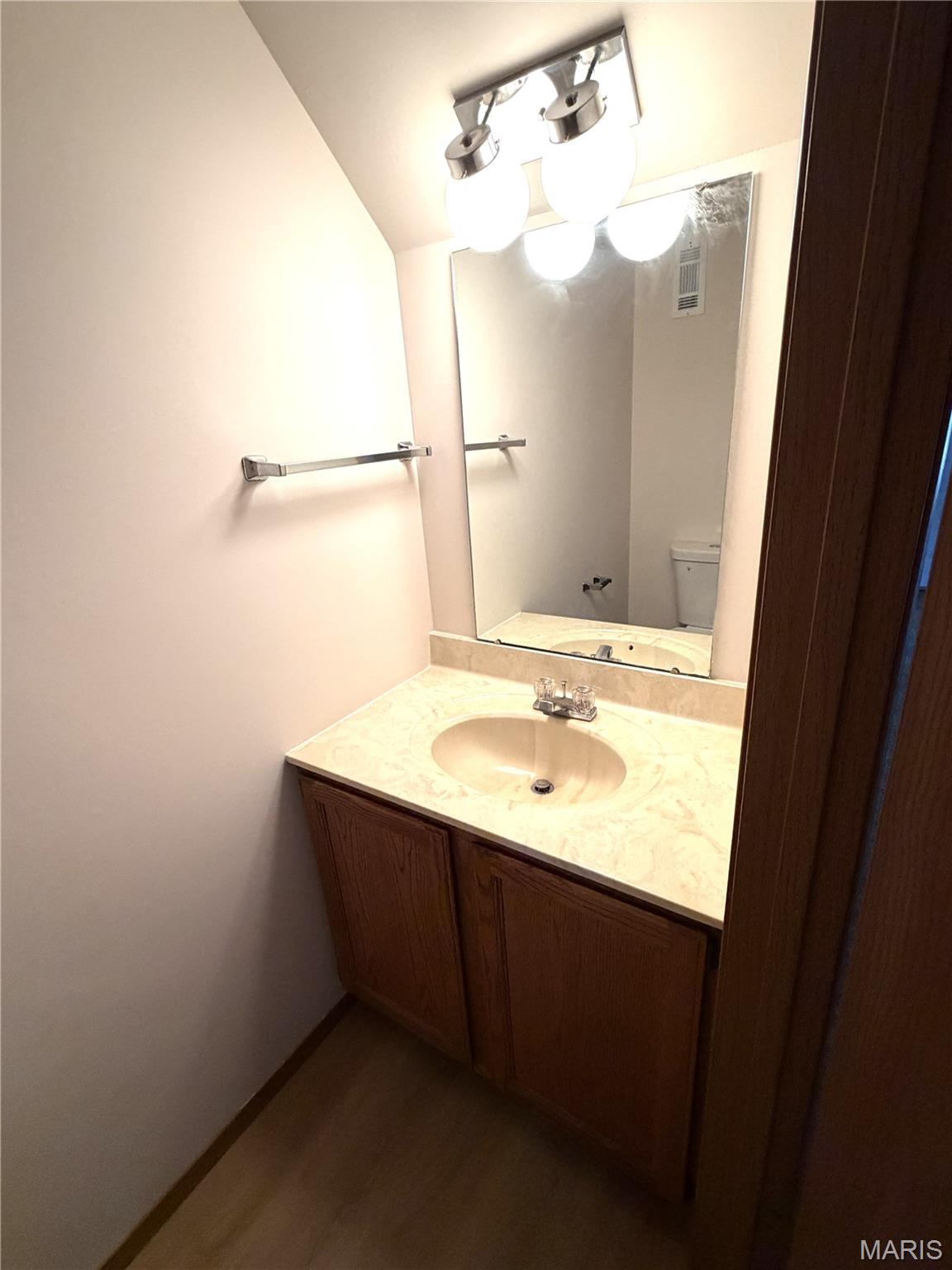 409 Donna Drive, O’Fallon, Illinois 62269 (7) 409 Donna Drive, O’Fallon, Illinois 62269