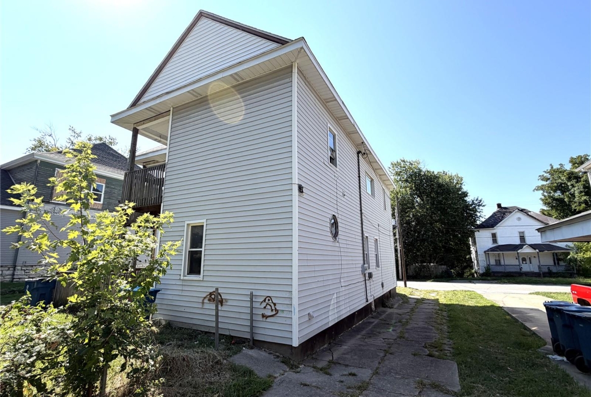 946 Union Street, Alton, Illinois 62002