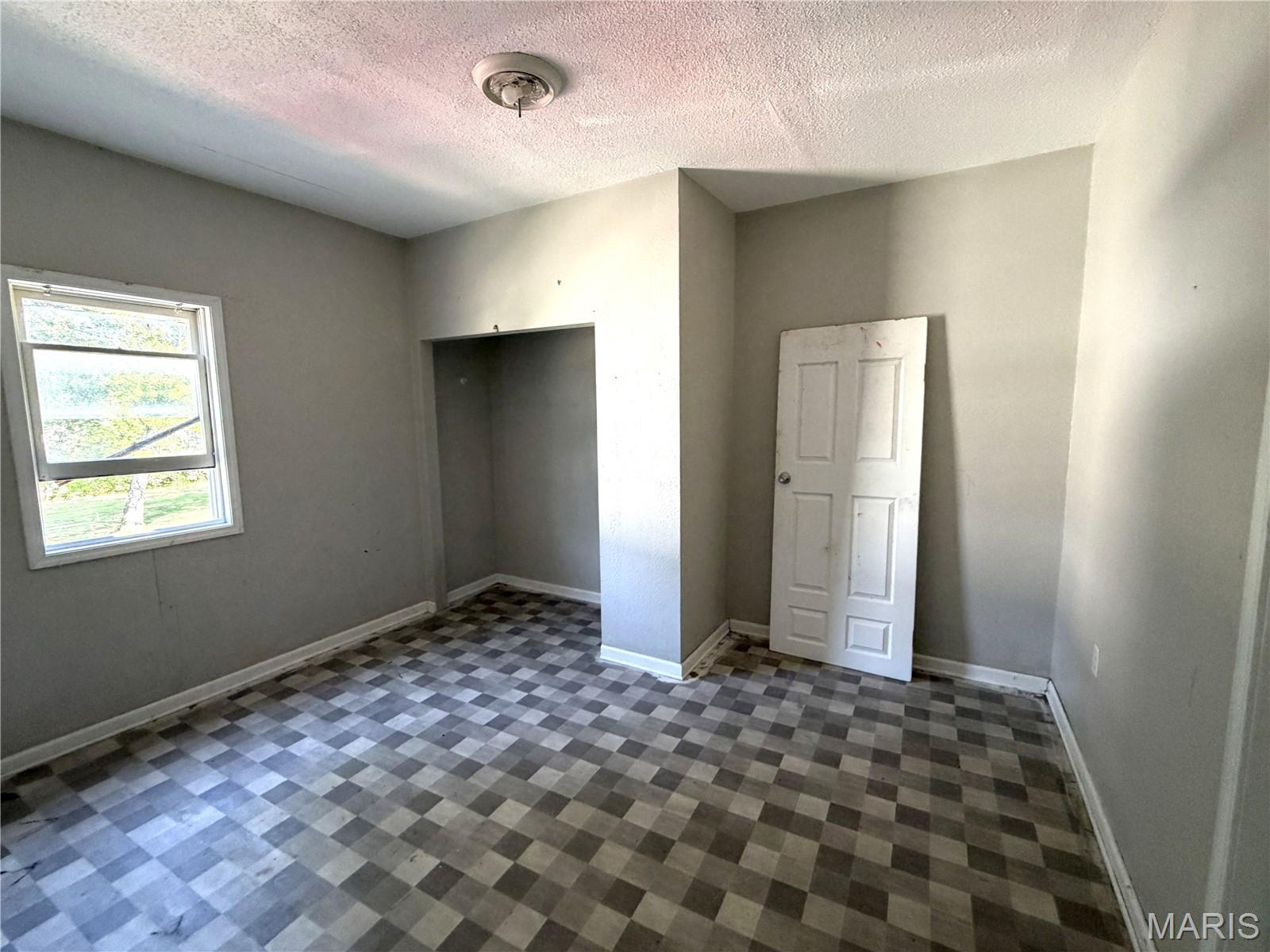 946 Union Street, Alton, Illinois 62002