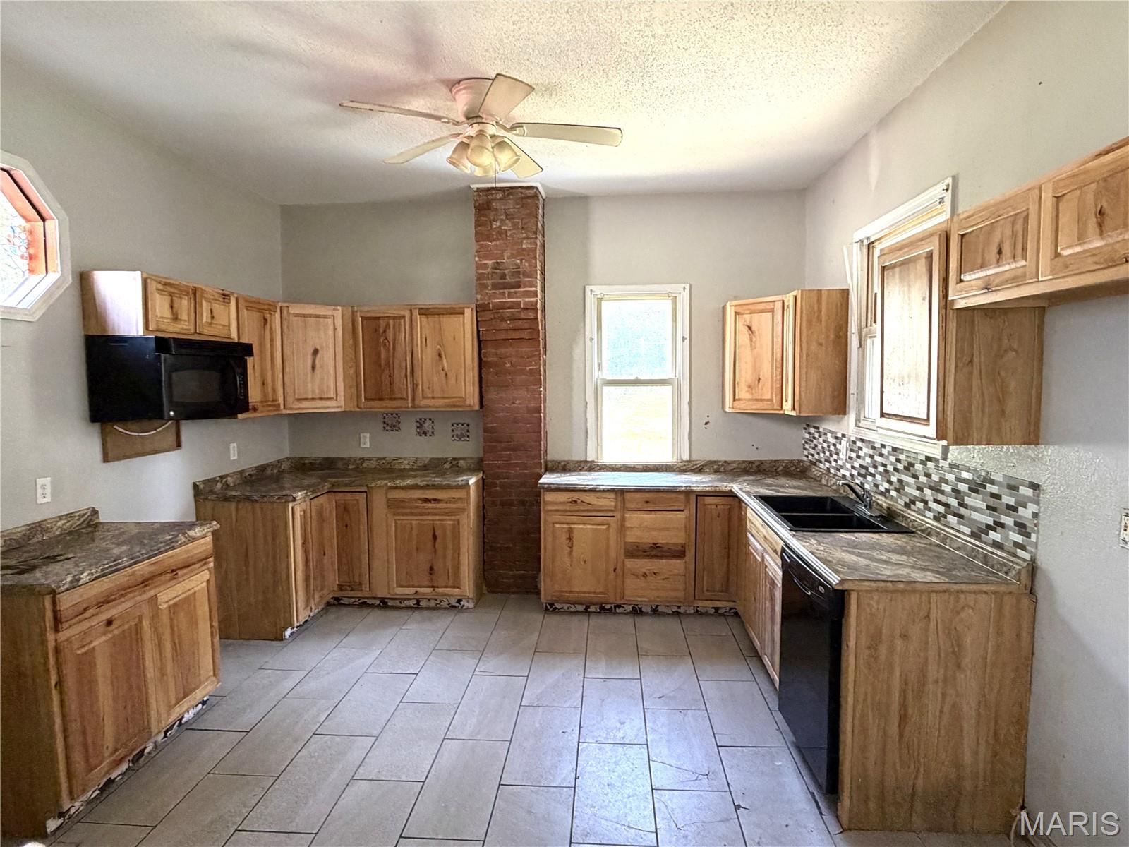 946 Union Street, Alton, Illinois 62002